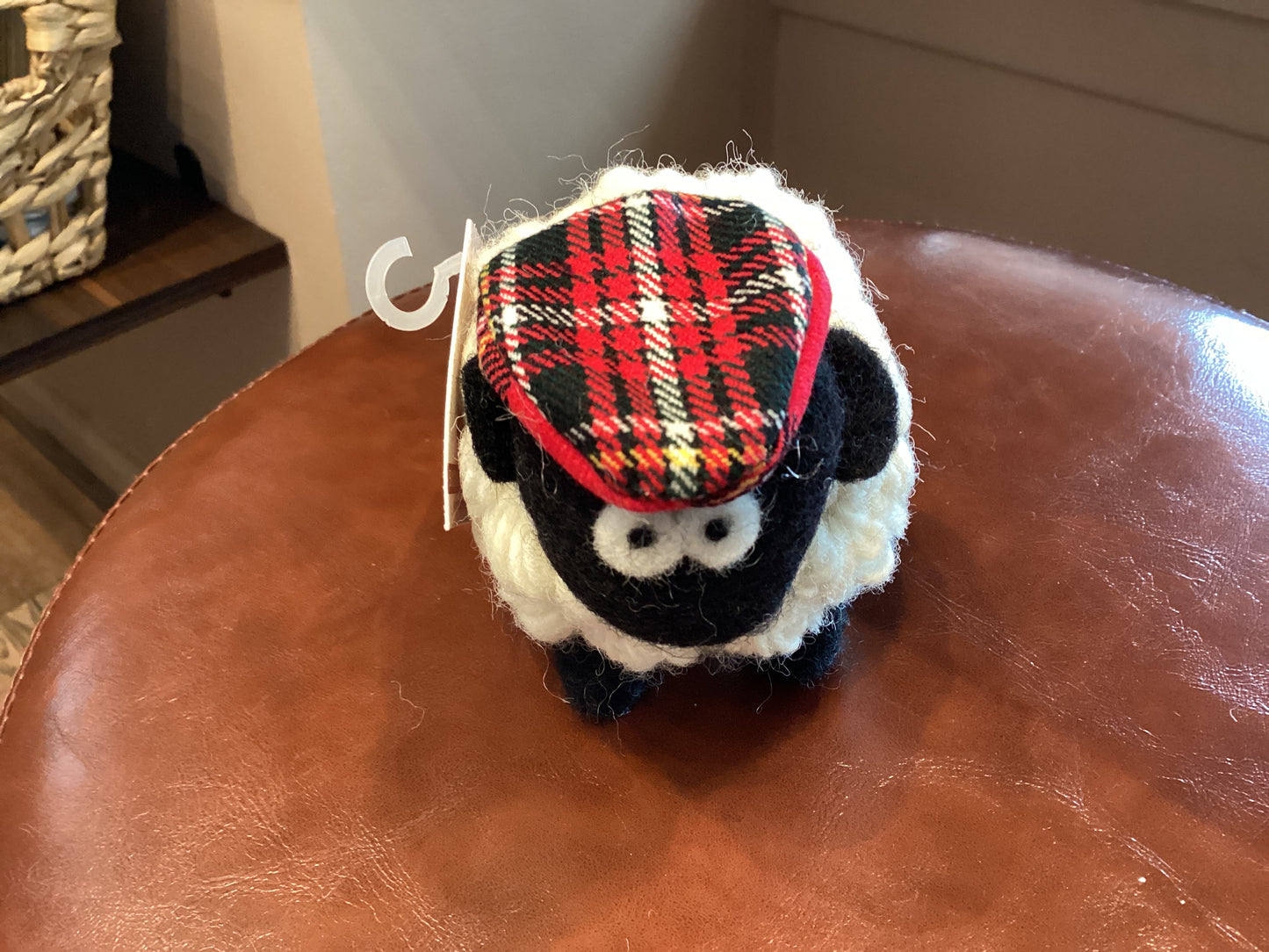 Erin Knitwear Flat-Cap  Medium Red Tartan Sheep