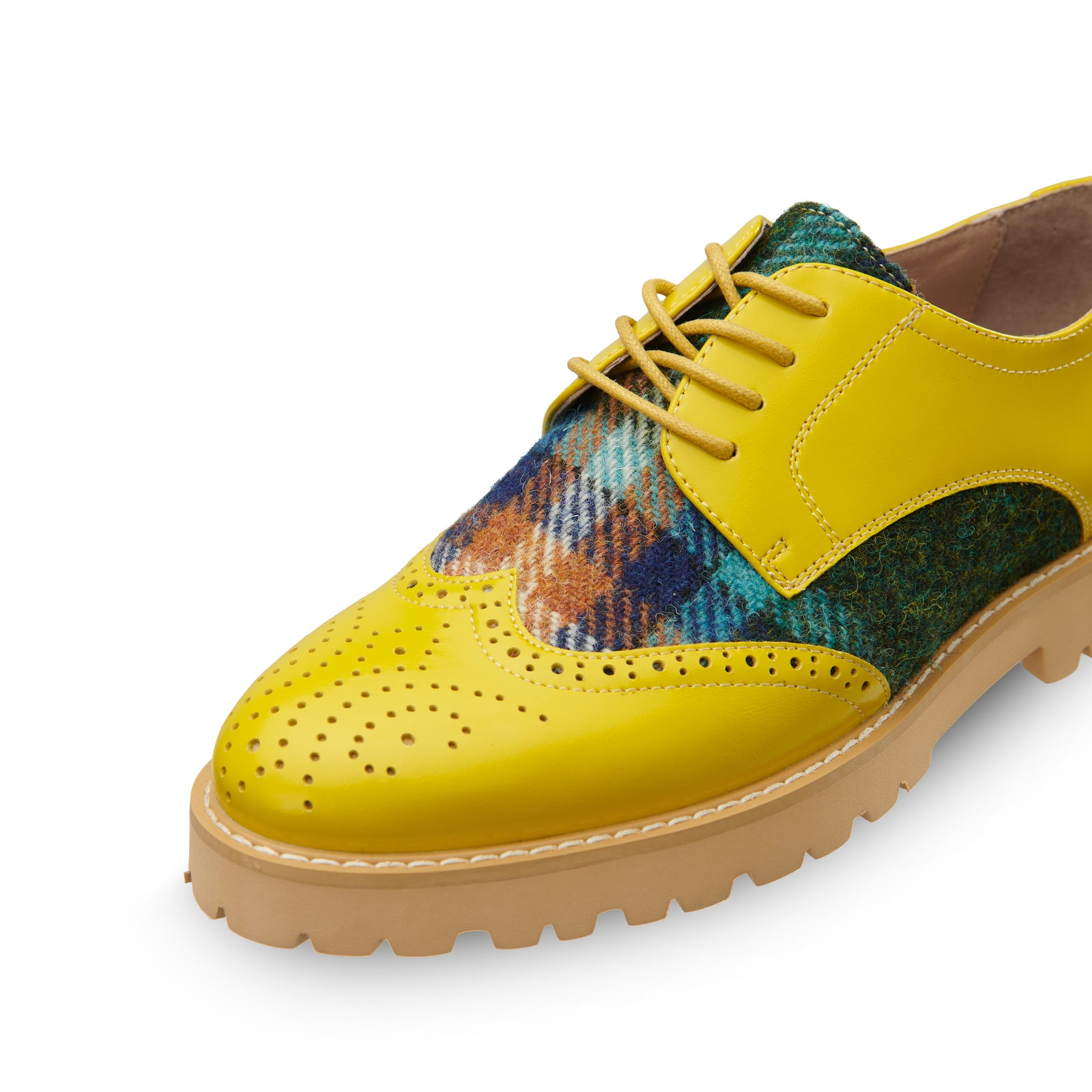 Edinburgh brand takes Harris Tweed collection to World Cup