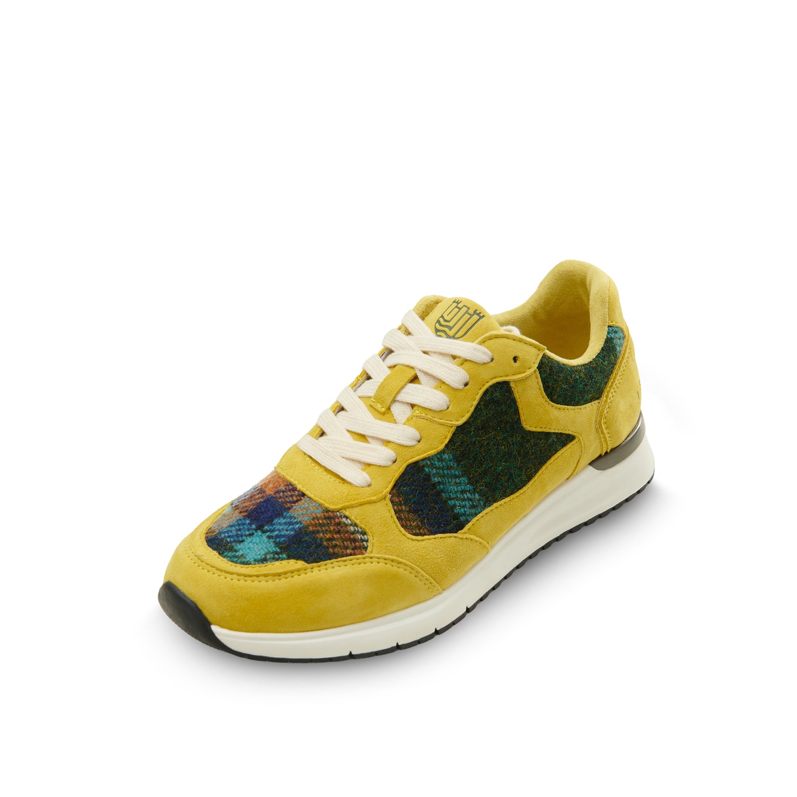 Edinburgh brand takes Harris Tweed collection to World Cup